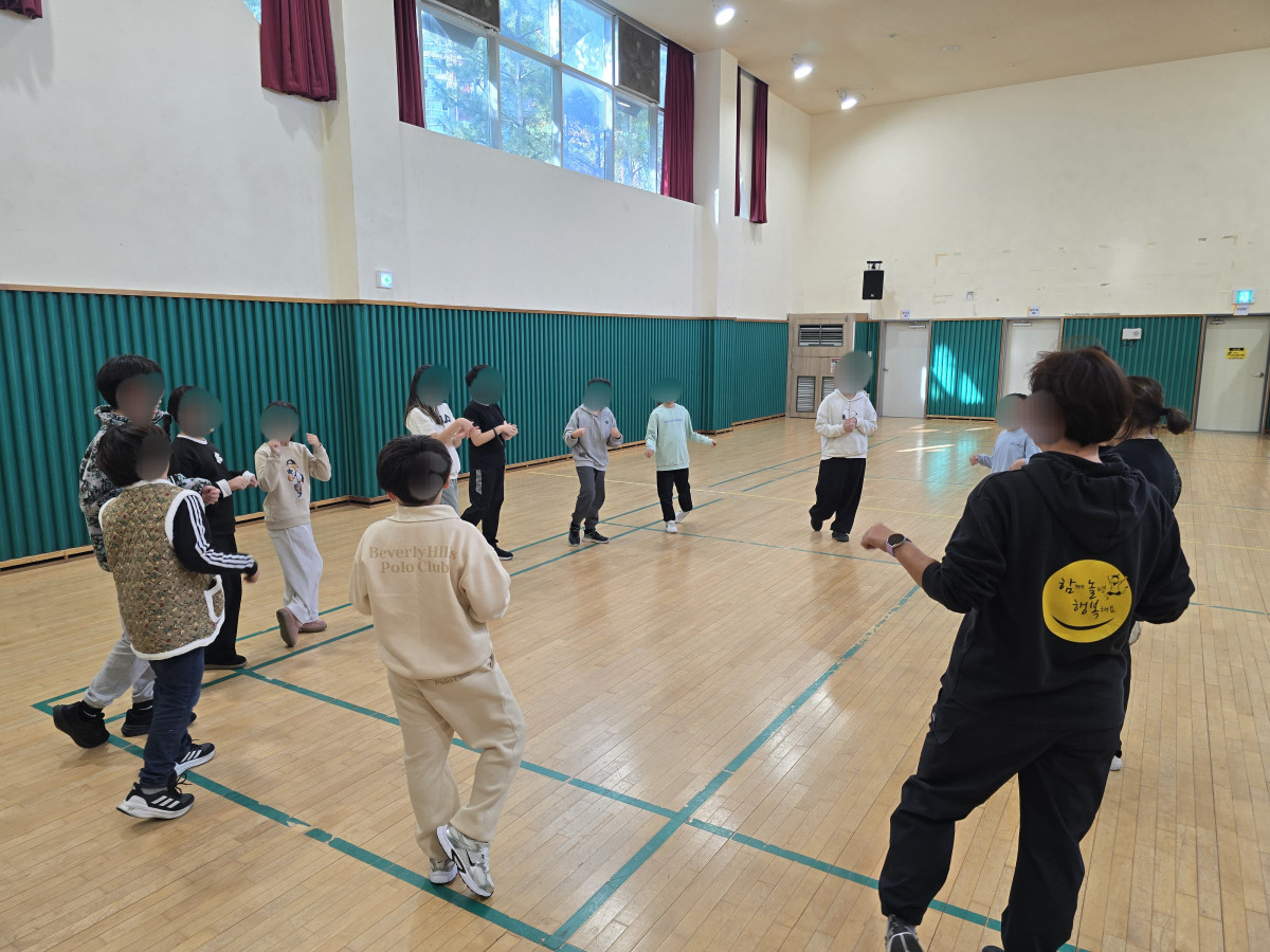 75518b8584358daeef56f7c64446c710_1763194431_1976.jpg